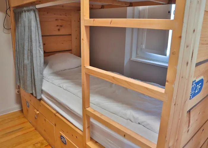 אכסניה Casa Gaea *